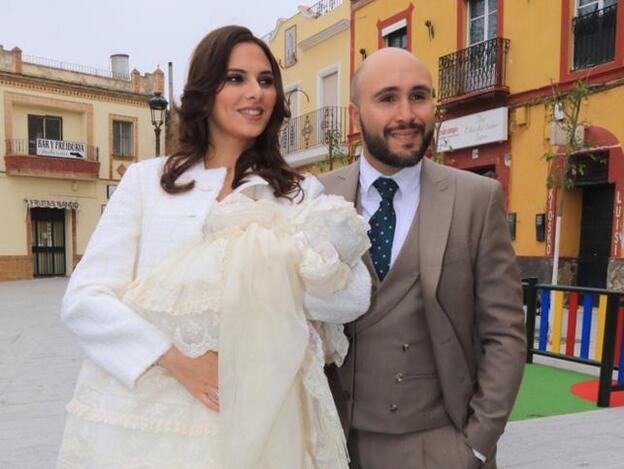 Kiko Rivera e Irene Rosales bautizan a Carlota