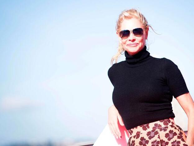 Belén Rueda auxilia a una motorista accidentada