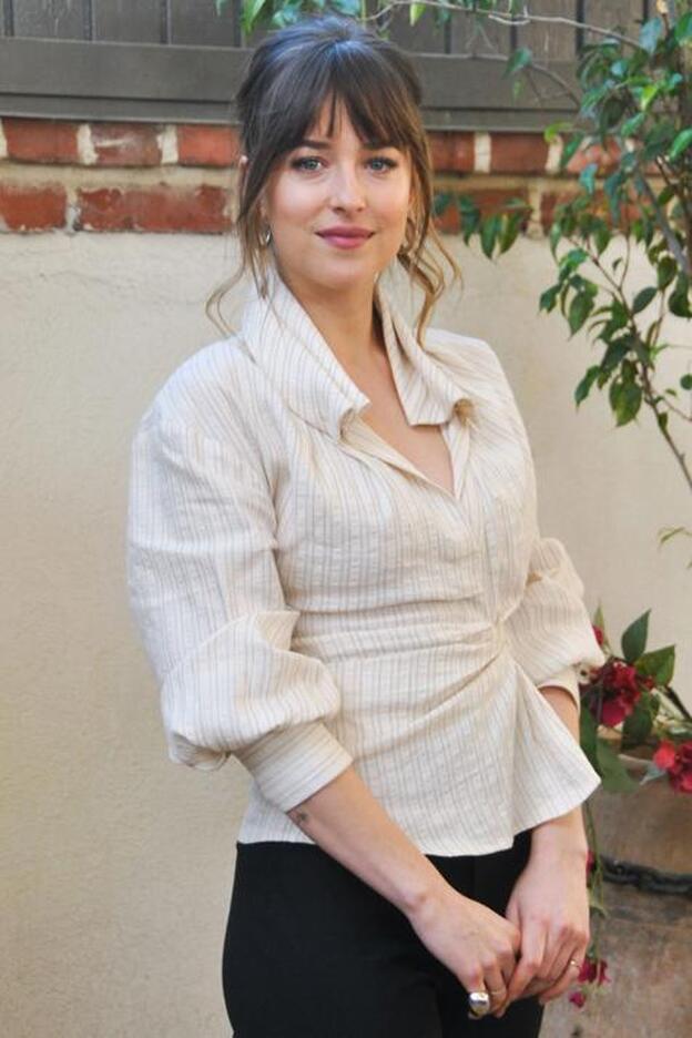 Dakota Johnson tuvo que ir a terapia después de rodar '50 sombras de Grey'