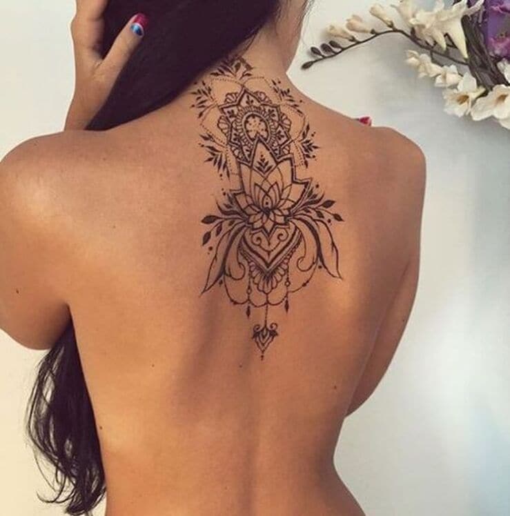 Tattoo espalda mujer