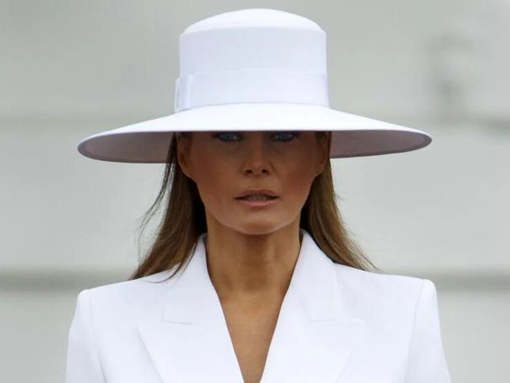 Este traje blanco es el mejor look de la historia de Melania Trump