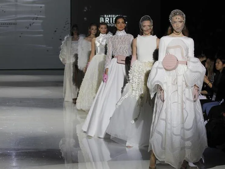 25 vestidos de novia de Isabel Zapardiez a los que decimos 'sí, quiero'