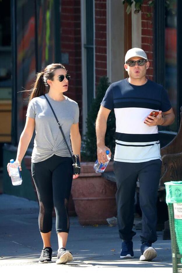 Lea Michele junto a su prometido, Zandy Reich, en una imagen de hace unos meses por Nueva York./gtres.