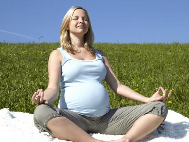 Todo lo que debes saber si vas a practicar yoga durante el embarazo