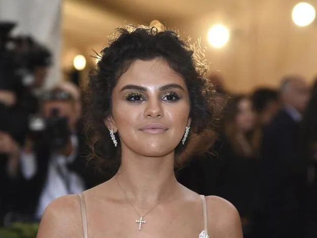 Se ha pasado Selena Gomez con el autobronceador? | Mujer Hoy
