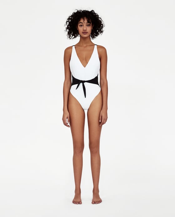 Bañador bicolor de Zara (29,95 euros)