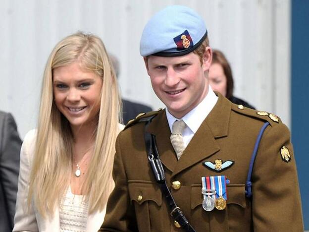 La exnovia del Príncipe Harry, Chelsy Davy, se enamora de James Marshall