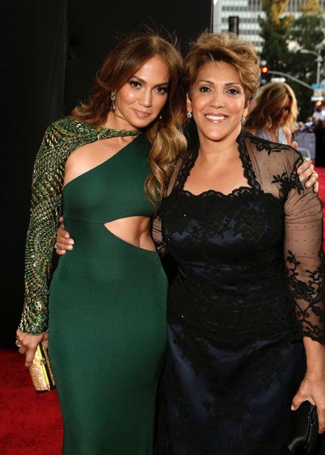 Famosas que se parecen a sus madres: Jennifer Lopez y Guadalupe Rodríguez