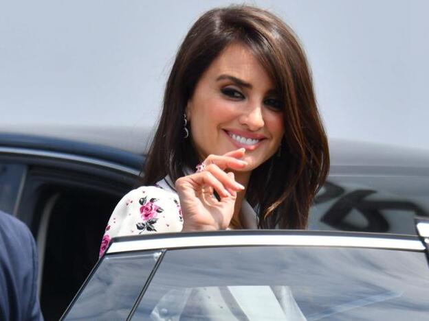 Penélope Cruz luce este vestido tipo 'vintage' que tú también vas a querer en tu armario