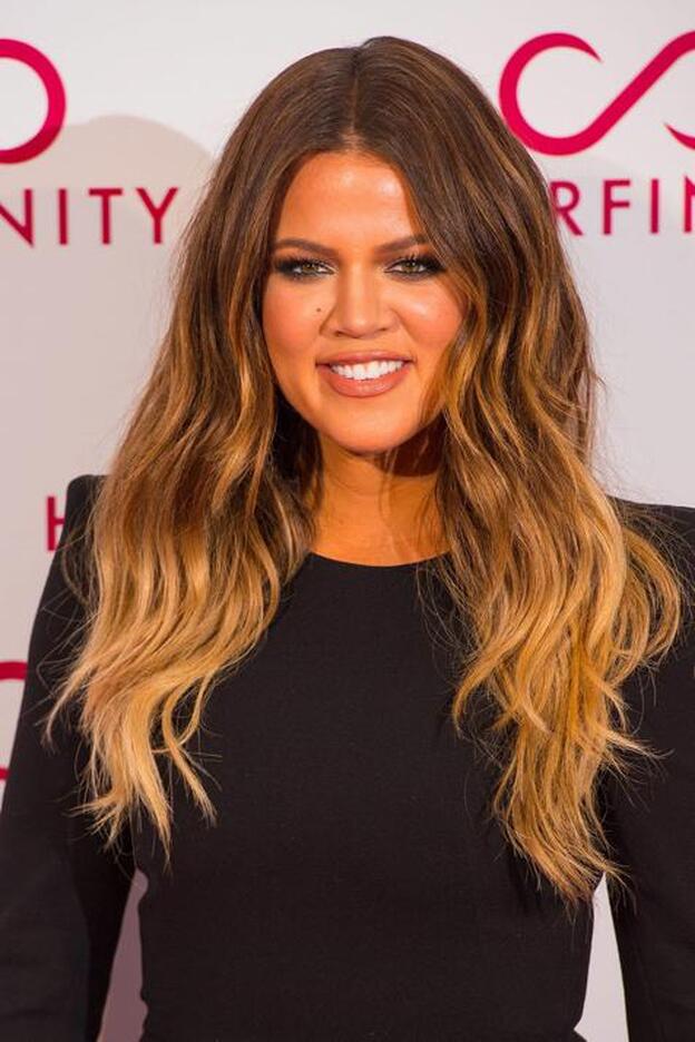 Khloé Kardashian presenta a su hija en Instagram