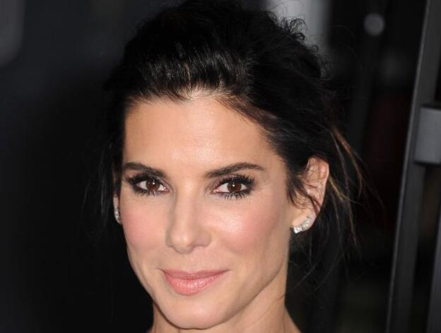 Sandra Bullock critica a los que hablan de "hijos adoptados"