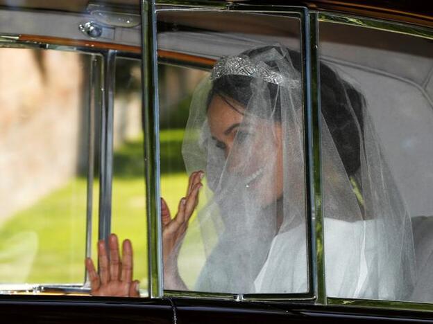 Meghan Markle se salta el protocolo con sus uñas rosa pastel