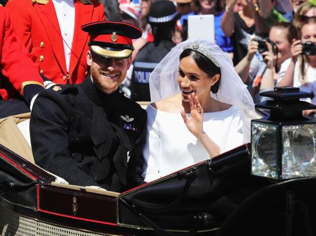 El príncipe Harry también se salta el protocolo y se casa con barba