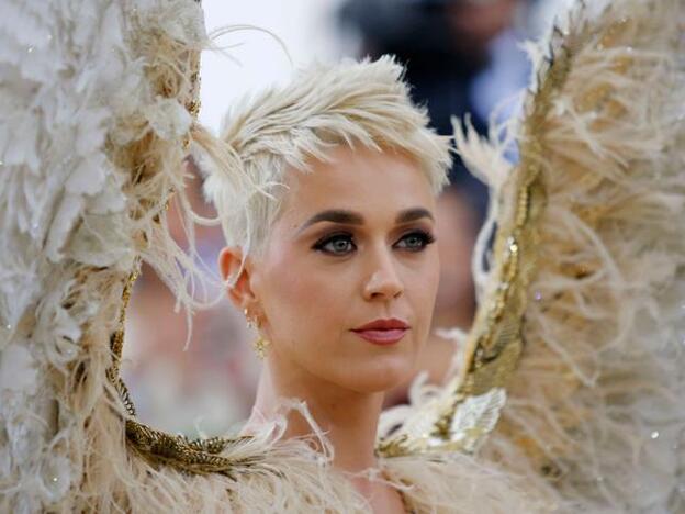 Katy Perry critica el vestido de novia de Meghan Markle