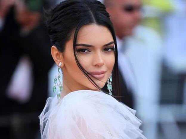 ¿Ha utilizado Kendall Jenner photoshop en su última imagen?