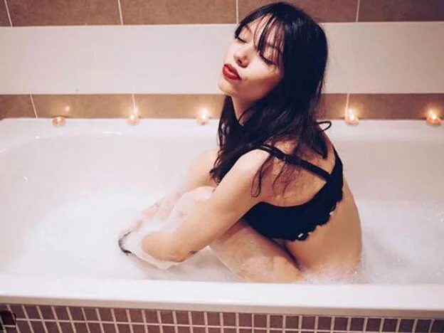 Alejandra Rubio publica una foto desnuda en su cuenta de Instagram para callar los rumores de su extremada delgadez../instagram.