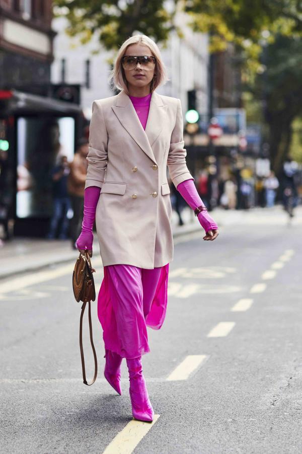 Cómo llevar una blazer según el street style.