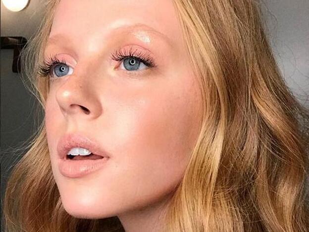 Labios, ojos y mejillas: así se consigue el efecto glossy