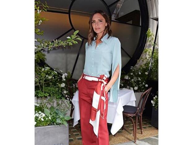 Cómo 'hackear' una camisa para copiar la de Victoria Beckham