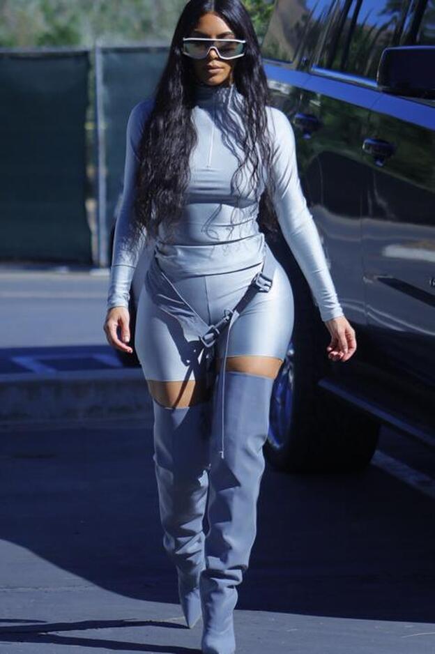 Kim Kardashian vive en el futuro (y este look lo demuestra)