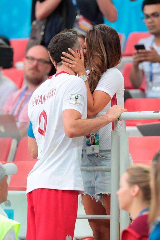Mundial de Rusia 2018: el beso de consuelo a Robert Lewandowski