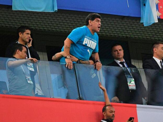 Mundial de Rusia 2018: Maradona se defiende tras la imagen dada en el Argentina-Nigeria