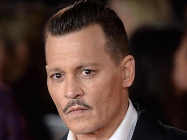 El hijo adolescente de Johnny Depp sufre "graves problemas de salud"