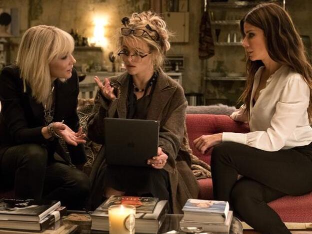 Cate Blanchett, Helena Bonham Carter y Sandra Bullock diseñando el atraco perfecto/warner bros