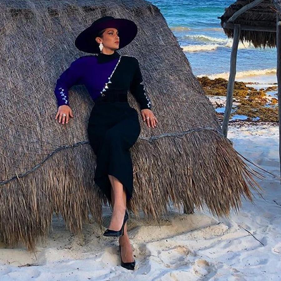 Bella Hadid resucita el 'power dressing' de los 80