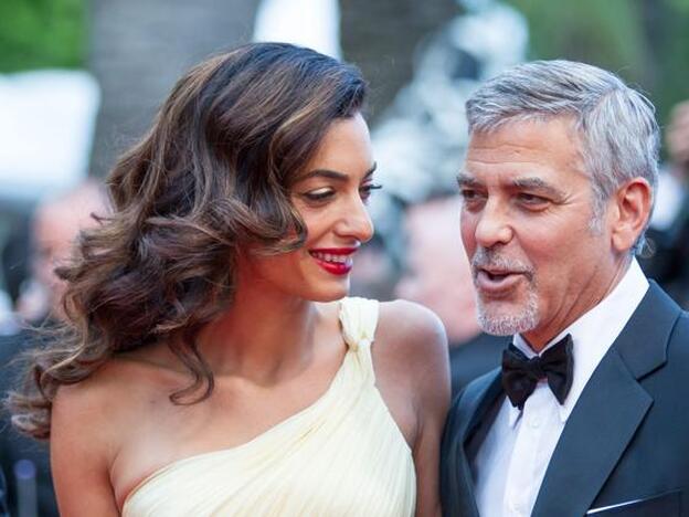 Amal Clooney tiene el 'Little White Dress' que todas queremos