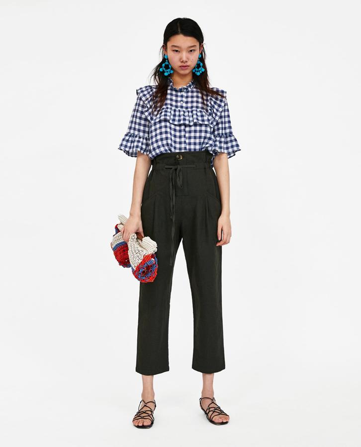 20 prendas de volantes rebajadas que no querrás perderte