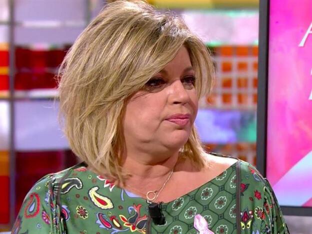 Terelu Campos recibe el cariño de sus compañeros antes de pasar por quirófano