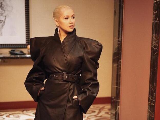 Esta vez va en serio: vuelven las hombreras