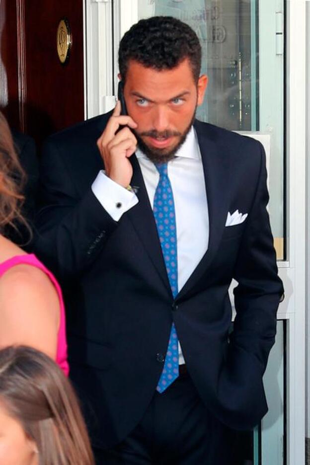 Alberto Isla recoge sus cosas de casa de Chabelita