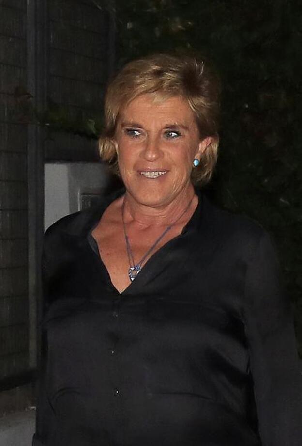 ‘Sálvame’, multada por la 'felación' en plató de Chelo García Cortés