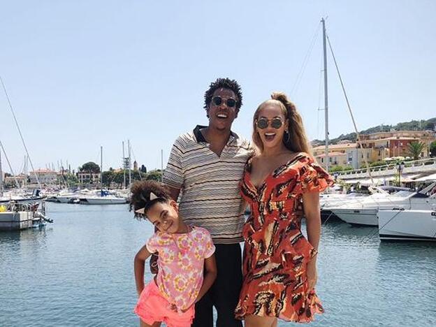 Beyoncé y Jay Z no son los únicos que van en yate en sus vacaciones. Haz clic en la imagen y conoce los famosos que eligen el Mediterráneo./Instagram