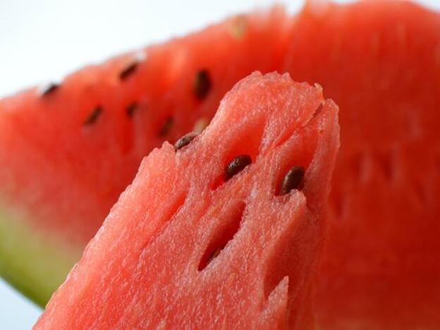 Los mejores alimentos contra el calor: hidratan casi tanto como el agua