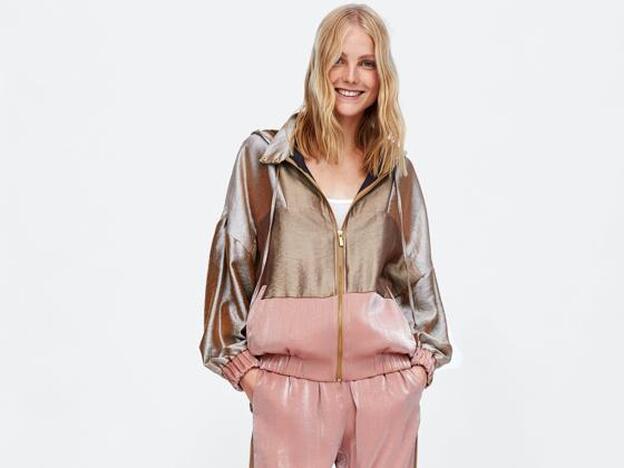 La propuesta más polémica de Zara: el chándal con tacones