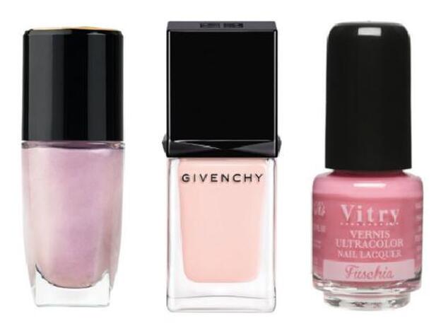 Le Vernis en tono Icing Pink de Lancôme (24,50 €). / Les Vernis en tono Light Pink Perfecto de Givenchy (24 €). / Vernis Ultracolor en tono Fuschia de Vitry (c.p.v.).