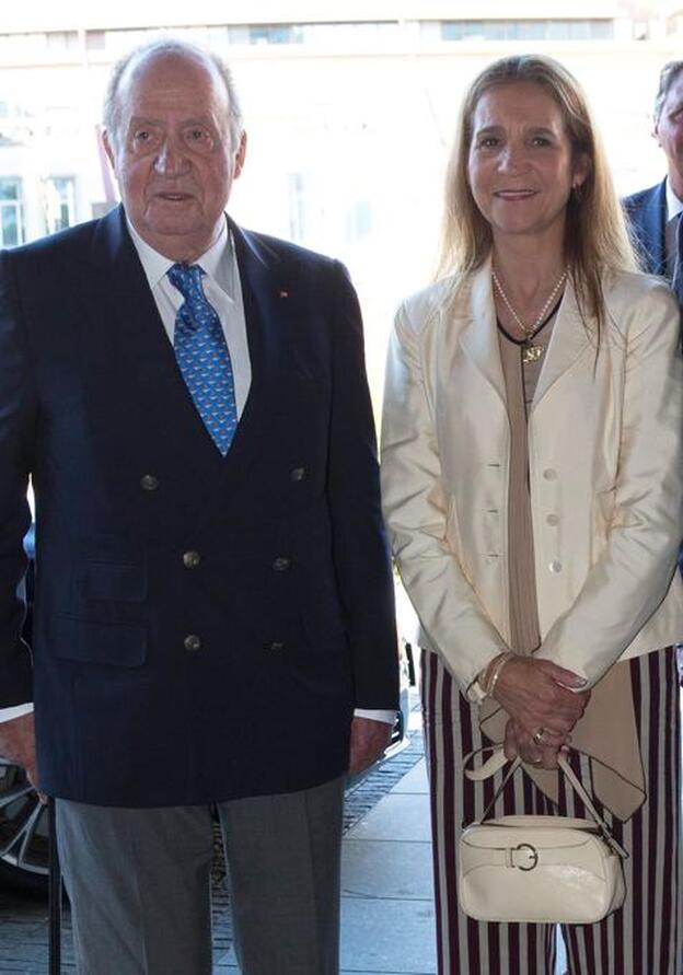 Don Juan Carlos reaparece en San Sebastián