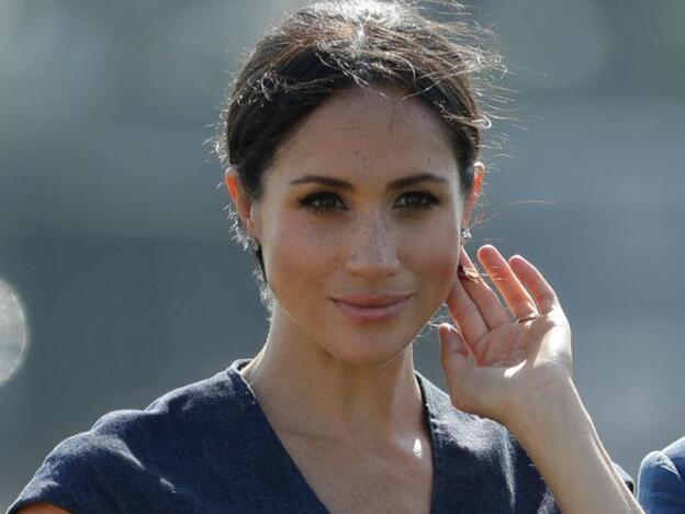 ¿De verdad rejuvenece el yoga facial de Meghan Markle?