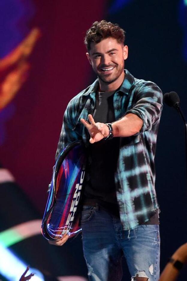 El truco de Zac Efron para mantenerse sobrio y cachas