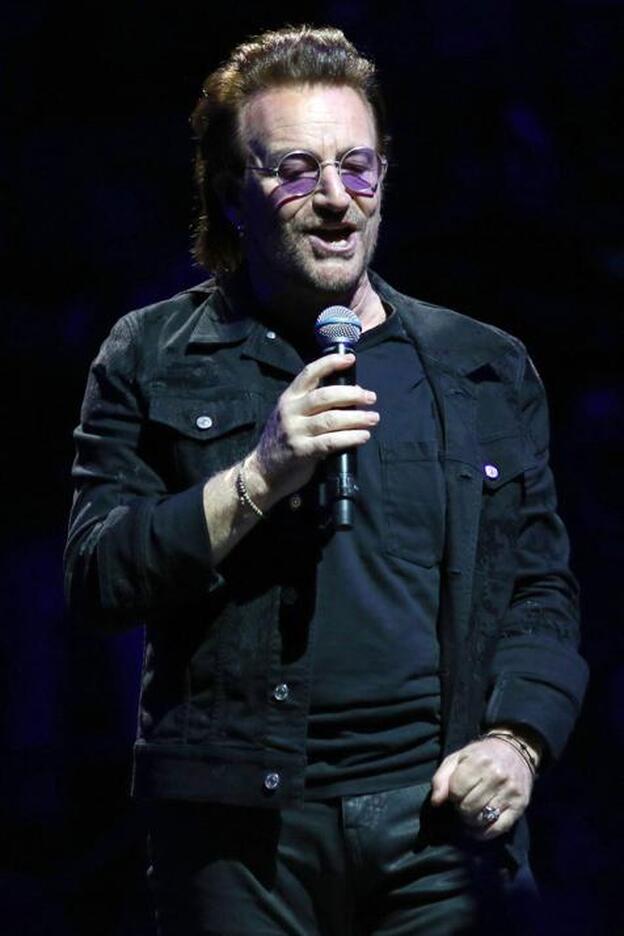 Bono, de U2, se queda sin voz en medio de un concierto y tiene que cancelar