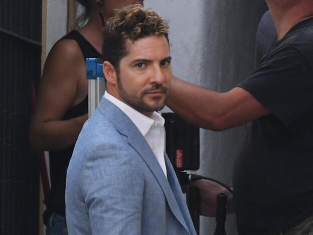 David Bisbal cierra la polémica, tras la comentada fotografía de Rosanna Zanetti y su hija Ella./gtres.