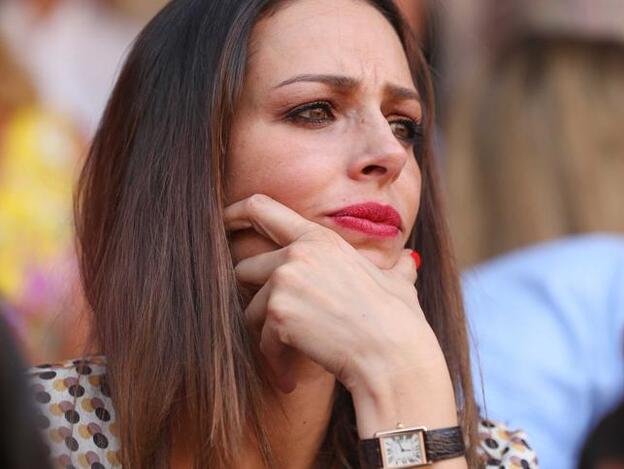 Críticas a Eva González por vestir con traje de luces a su hijo