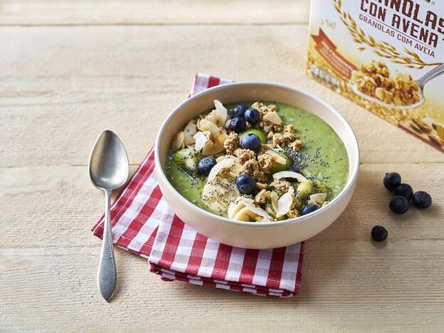 Green bowl con granolas y avena.