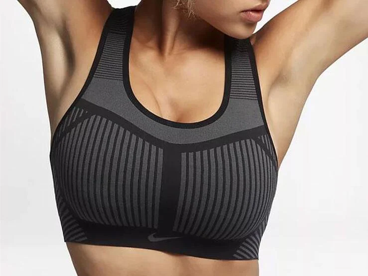 Fotos: Con estos tops deportivos de Nike presumirás de abdominales Mujer Hoy