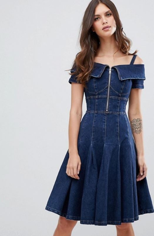 Vestidos vaqueros que compiten con los looks otoñales de Alexa Chung