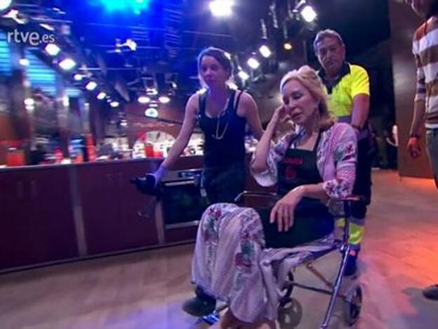 Carmen Lomana se cae redonda en 'MasterChef' y es evacuada