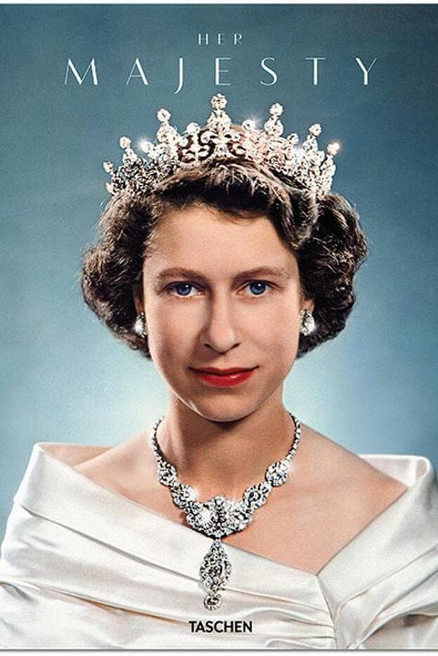 Portada de Her majesty (Taschen). Arriba, la familia real en Windsor (1946).